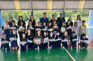 Campo Bonito - Governo Municipal realiza entrega de kits escolares a todos os alunos da rede municipal de ensino